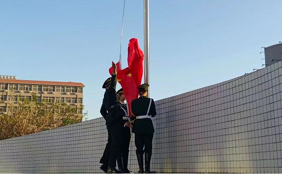主题教育│升旗仪式增强爱国精神