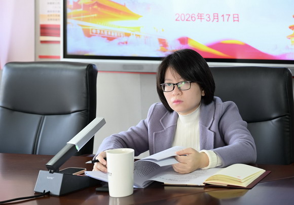 我校召开党委理论学习中心组学习(扩大)会