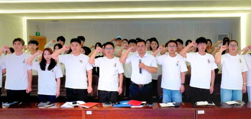 红心向党铸忠诚 誓言如磐启新程——我院举行新发展党员入党宣誓暨重温入党誓词仪式