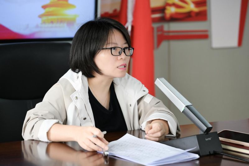 我校召开党委理论学习中心组学习（扩大）会