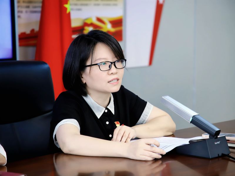 我校召开党委理论学习中心组学习（扩大）会