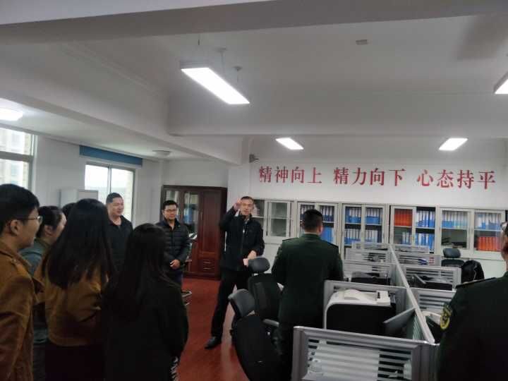 点燃激情、铸国军魂——院支部与惠安边防大队党委交流学习