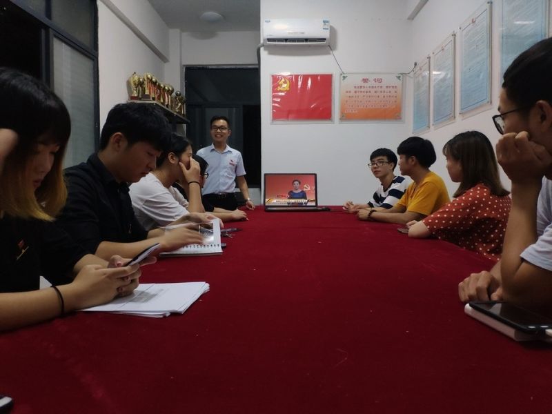 艺术设计学院组织师生观看“学习‘新思想’福建百万师生同上一堂课特别节目”