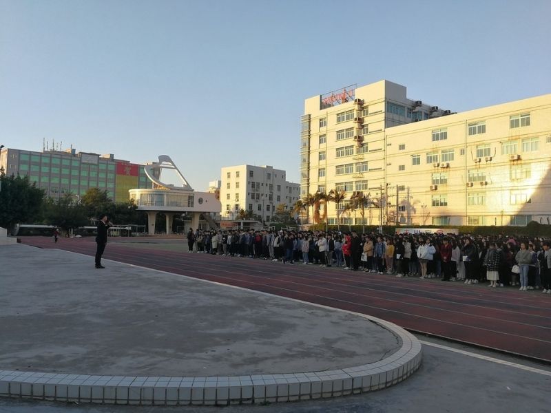 “弘扬传统文化，争做时代先锋”——教育学院党支部开展国旗下主题讲话