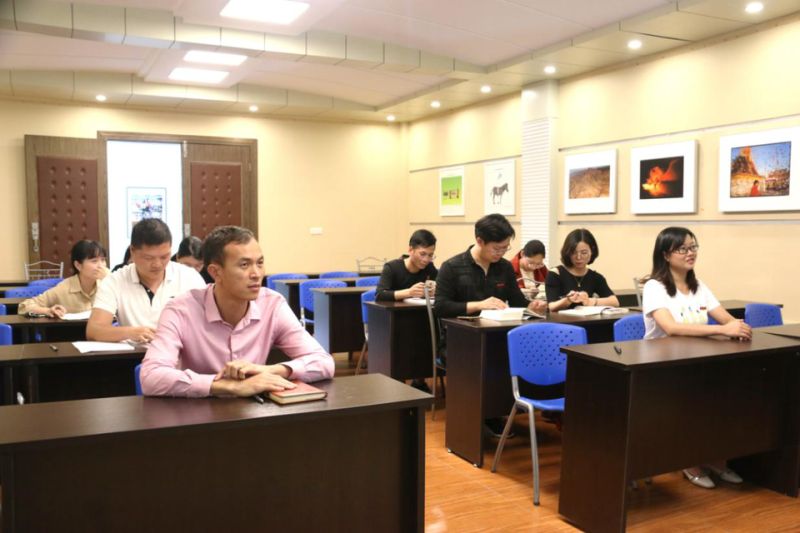 机关第一党支部组织开展“做悦读党员 建书香支部”主题党日活动
