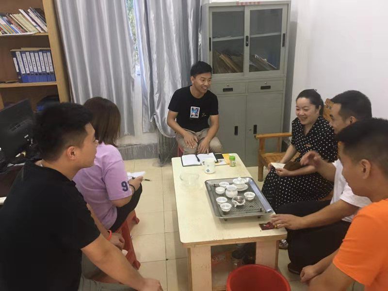 我校党委书记吴颖芳赴商学院走访调研