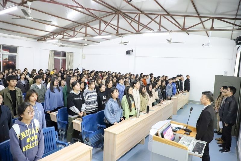 我校第十三期党校培训班开班仪式暨党课第一讲顺利举行