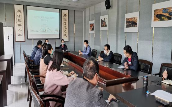 我校召开学生工作及防控知识培训会